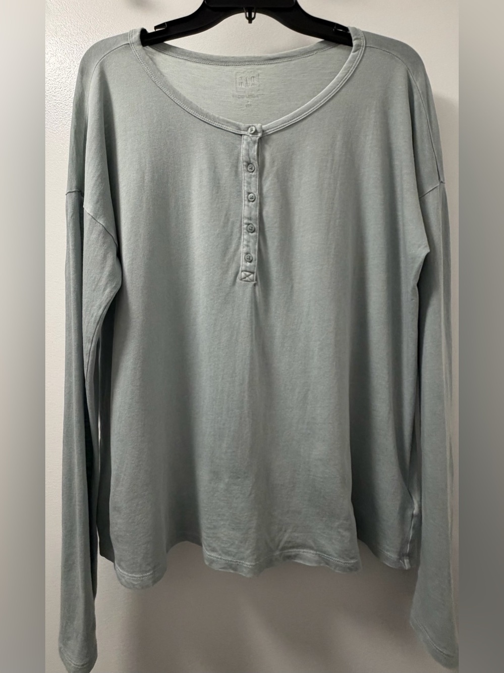GAP Organic Cotton Sage Green Long Sleeve Henley Top Size M